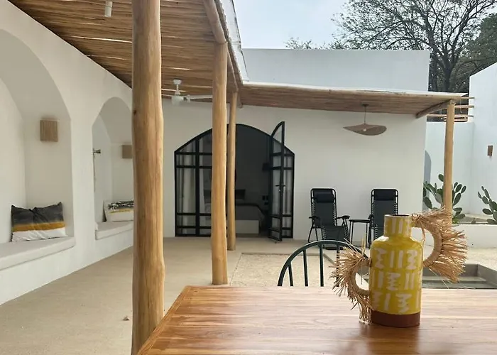 Guapas Villa