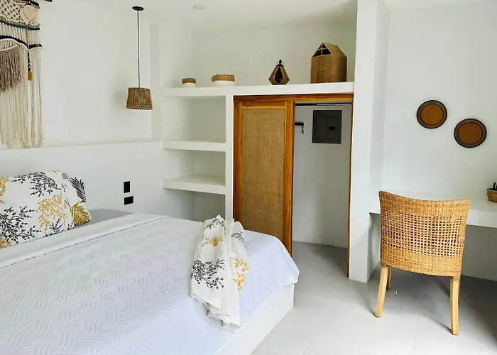 Guapas Villa Tamarindo