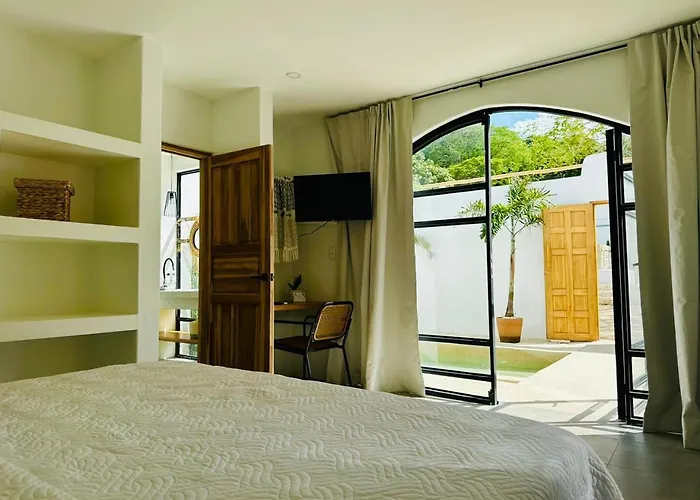 Guapas Villa Tamarindo